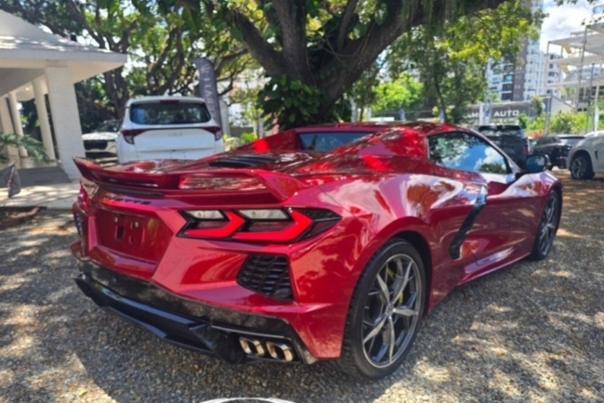 carros.charlies.dealer.chevrolet.corvette.stingray.2022.us110,000.roja.1