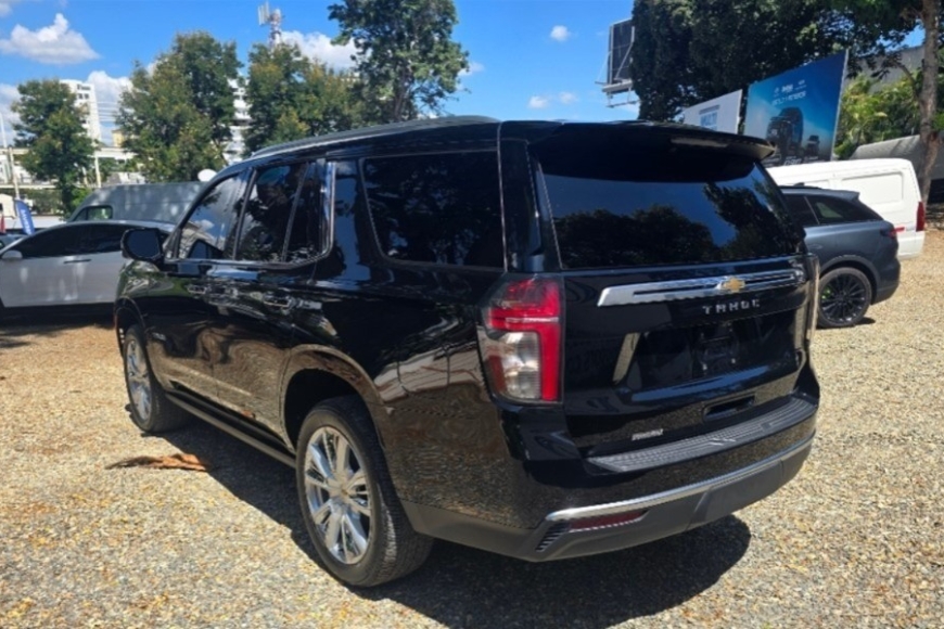 carros.charlies.dealer.chevrolet.tahoe.highcountry.duramax.2023.us93,000.negra.4